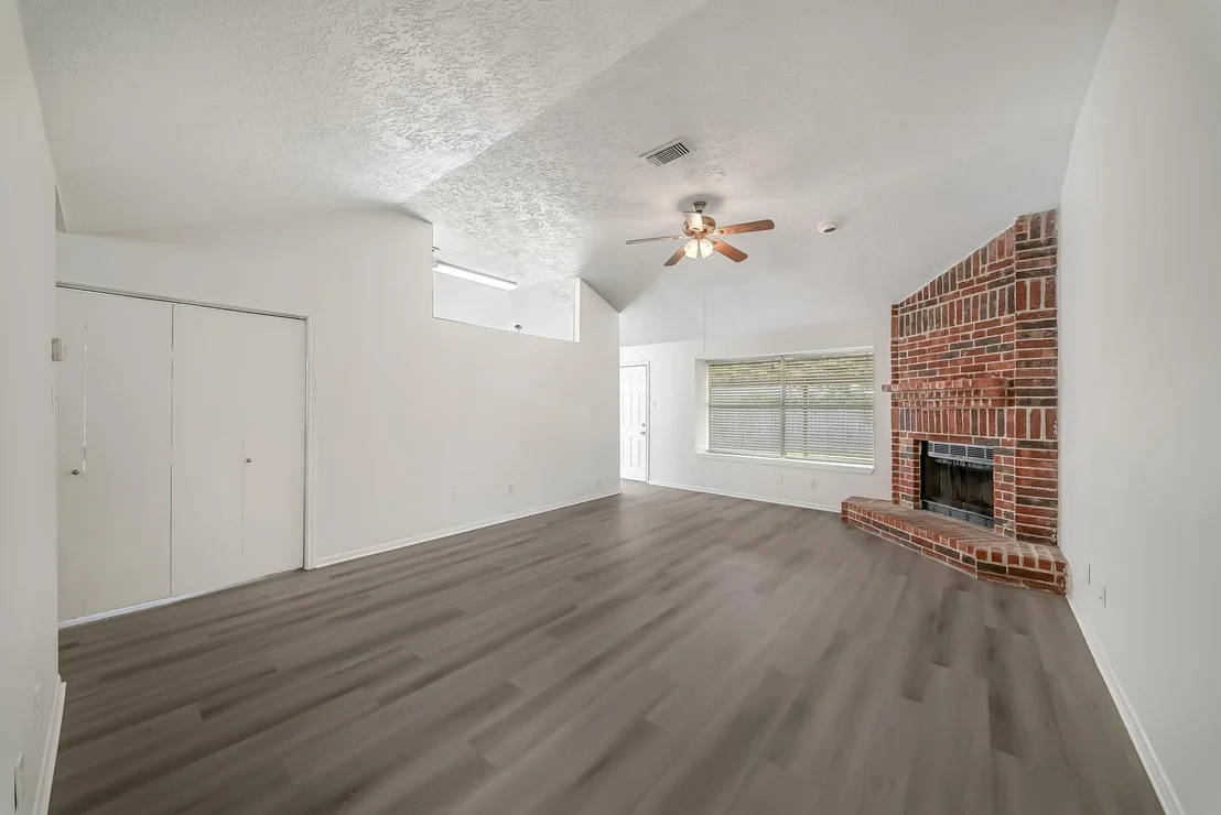 Photo of 16897 Blue Jay Street