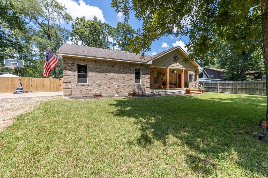 Photo of 10048 Crescent Drive