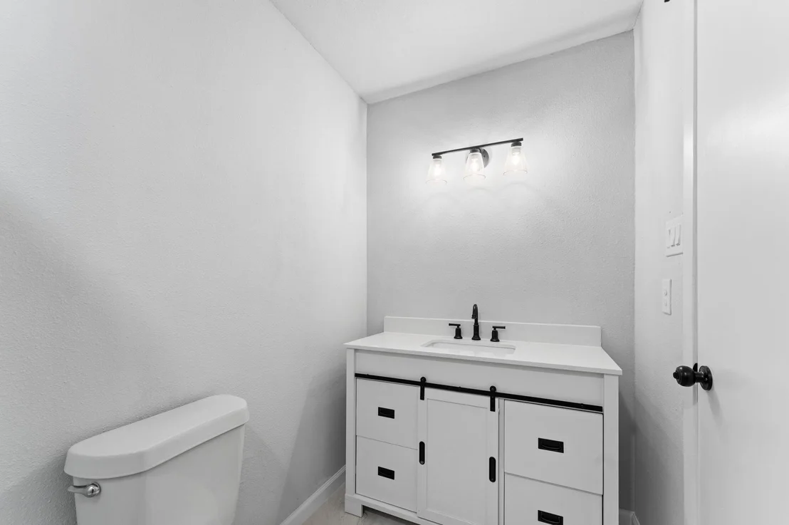 Photo of 2 Dewthread Court