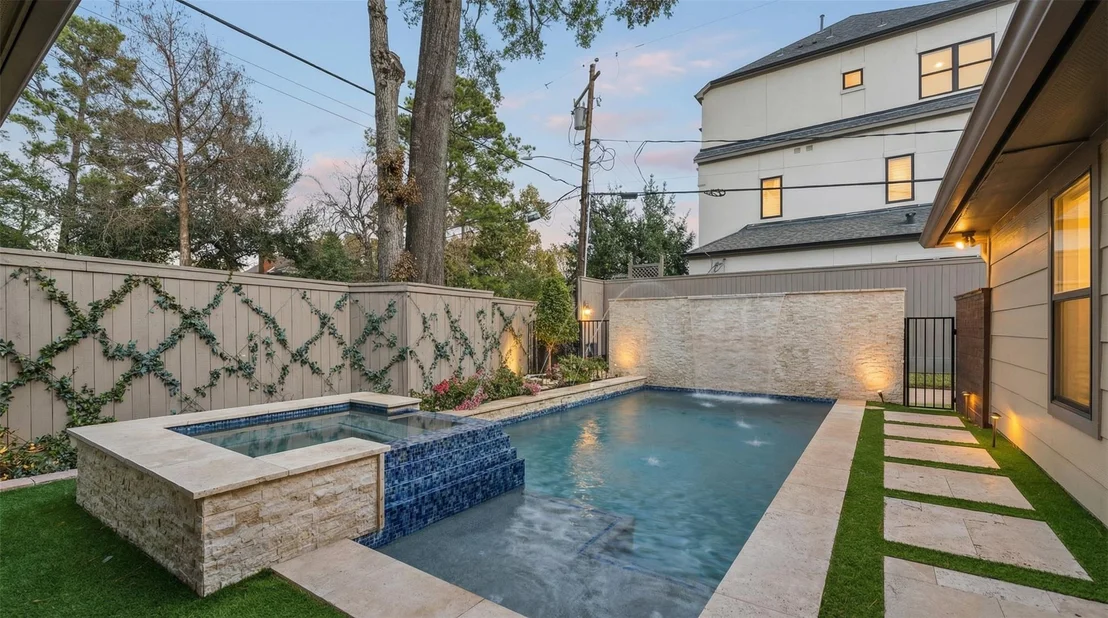 Photo of 1534 Glourie Drive