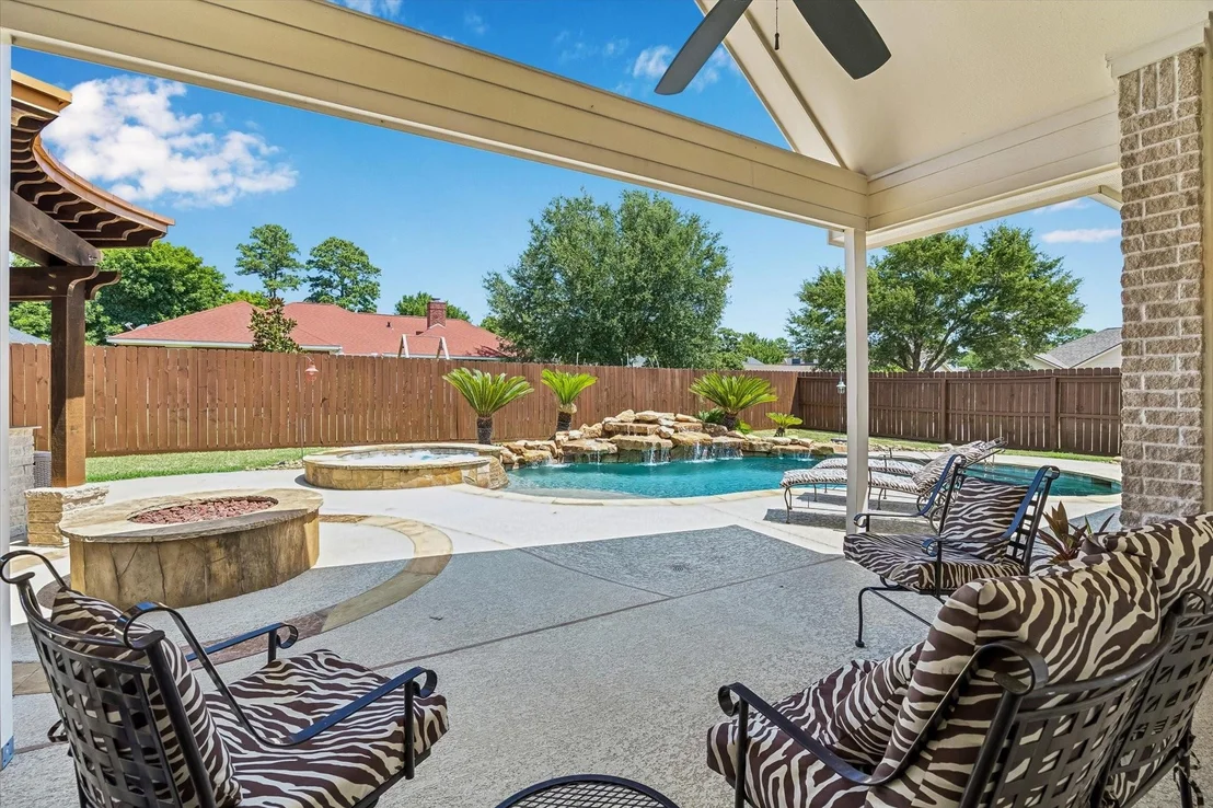 Photo of 17412 Waterview Drive