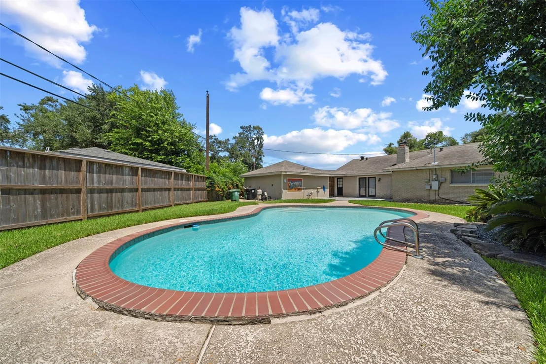 Photo of 5826 Spruce Forest Drive