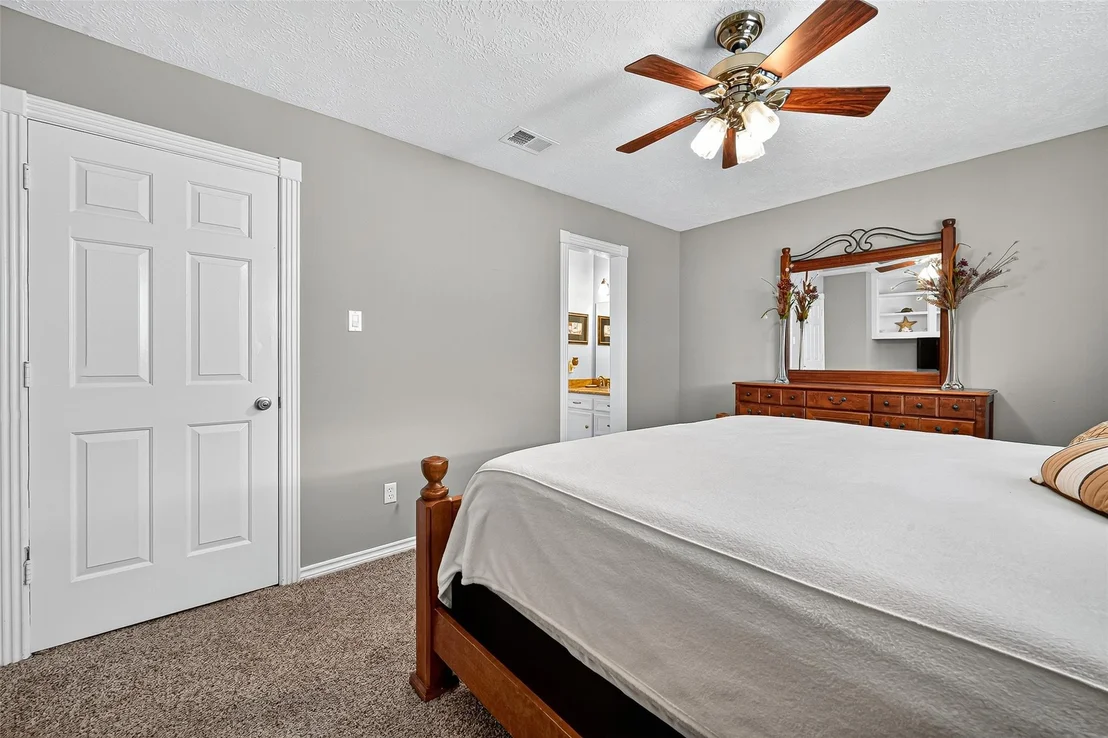 Photo of 5911 Springton Lane
