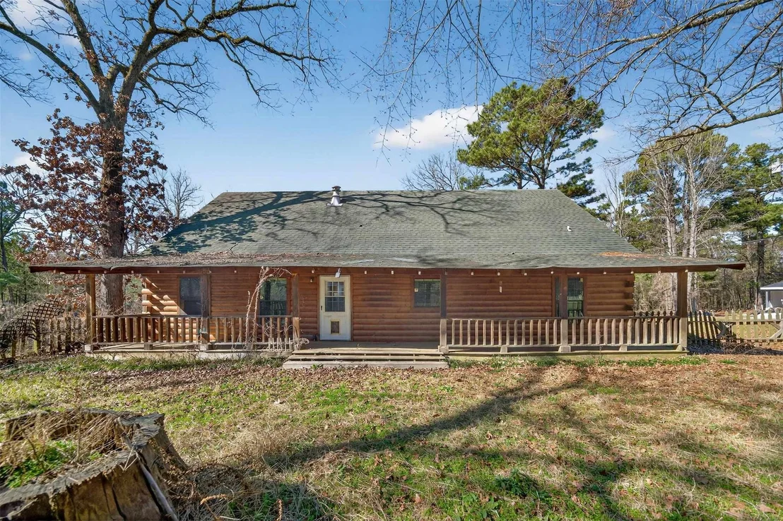 Photo of 18737 Saddleback Lane