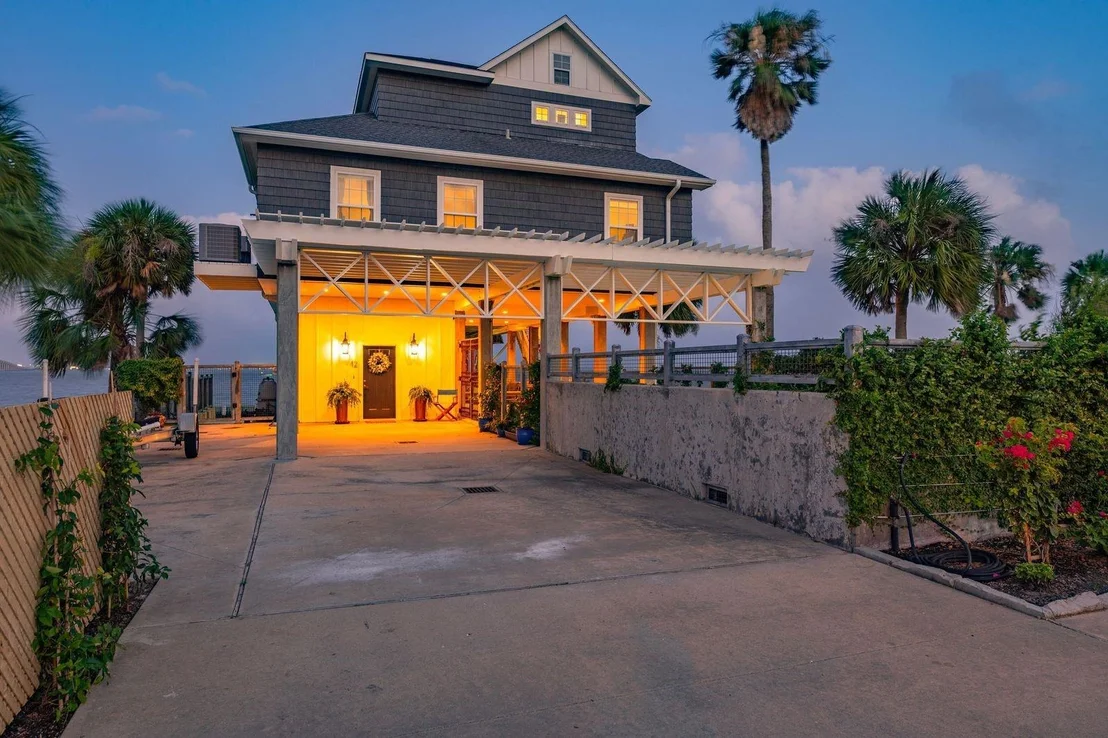 Photo of 12 Tiki Circle