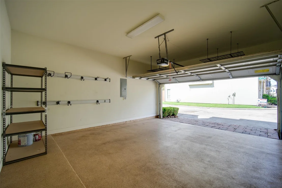 Photo of 9147 Lago Crest Drive