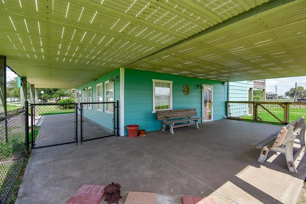 Photo of 1039 Bayview Drive