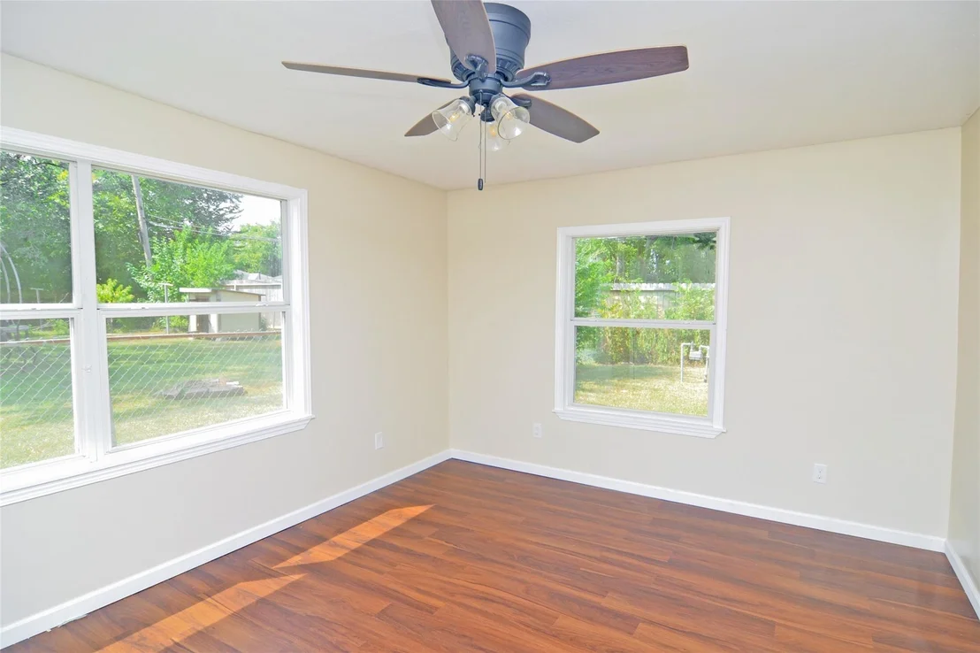 Photo of 1131 Globe Street