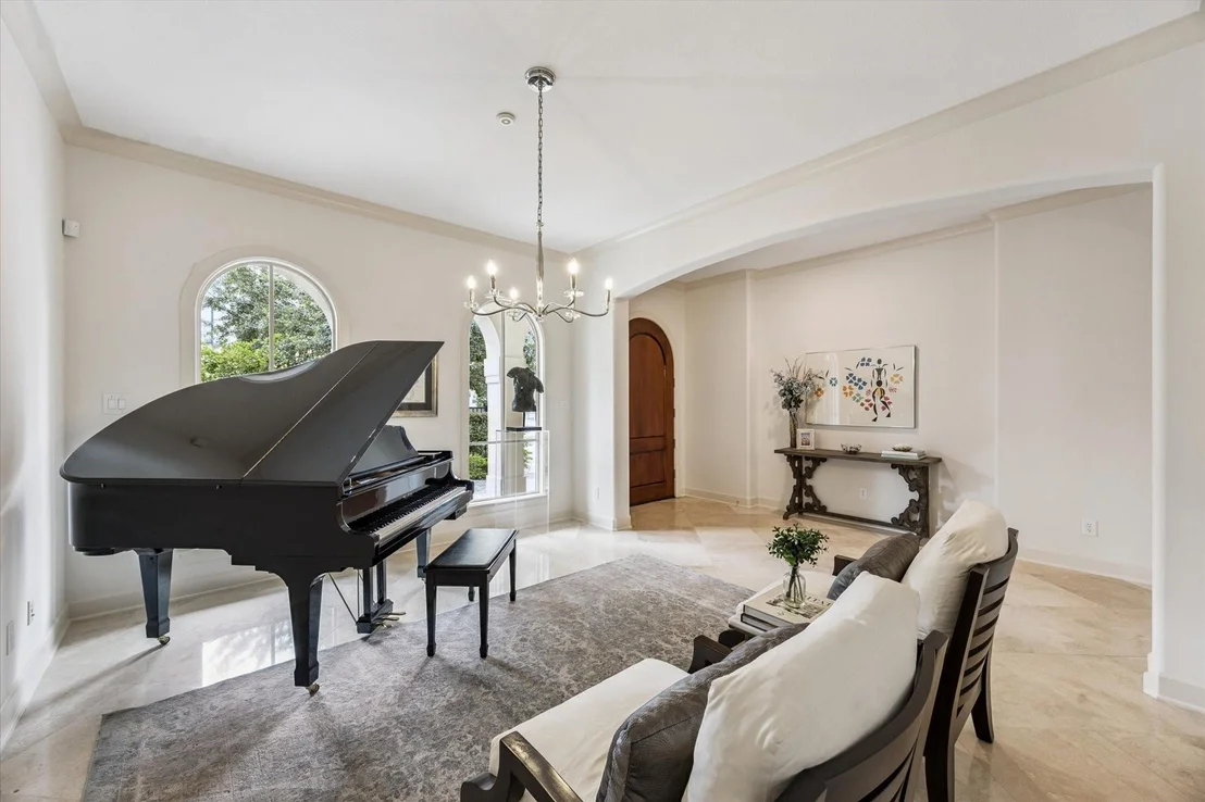 Photo of 2520 Westgate