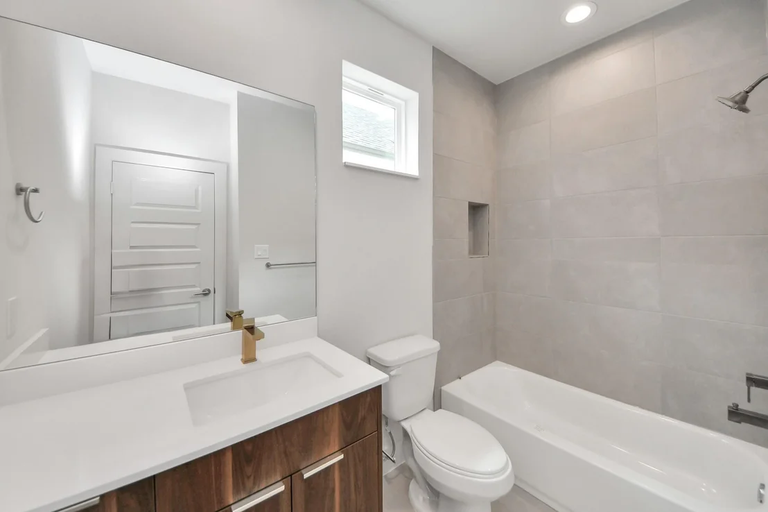 Photo of 2211 Diagonal Lane