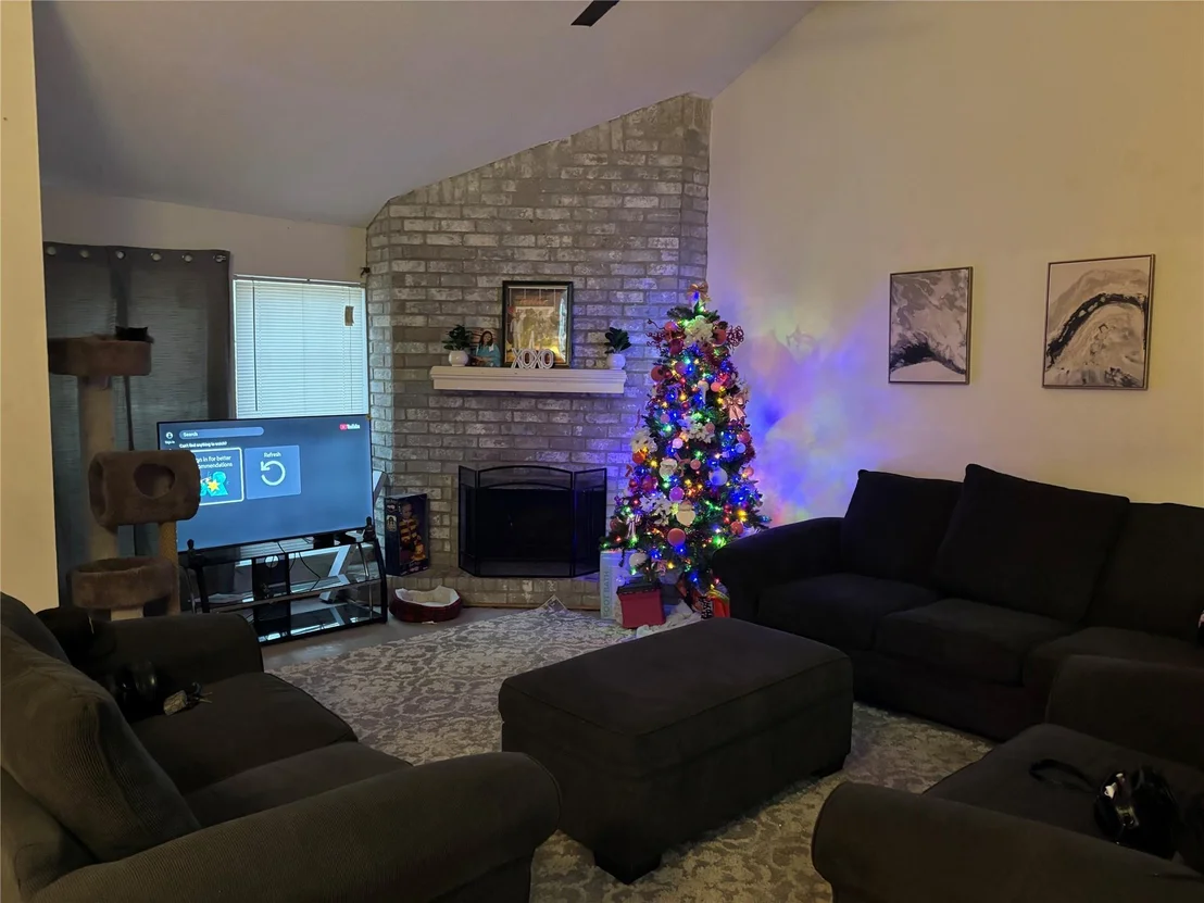 Photo of Unit D at 5747 Easthampton