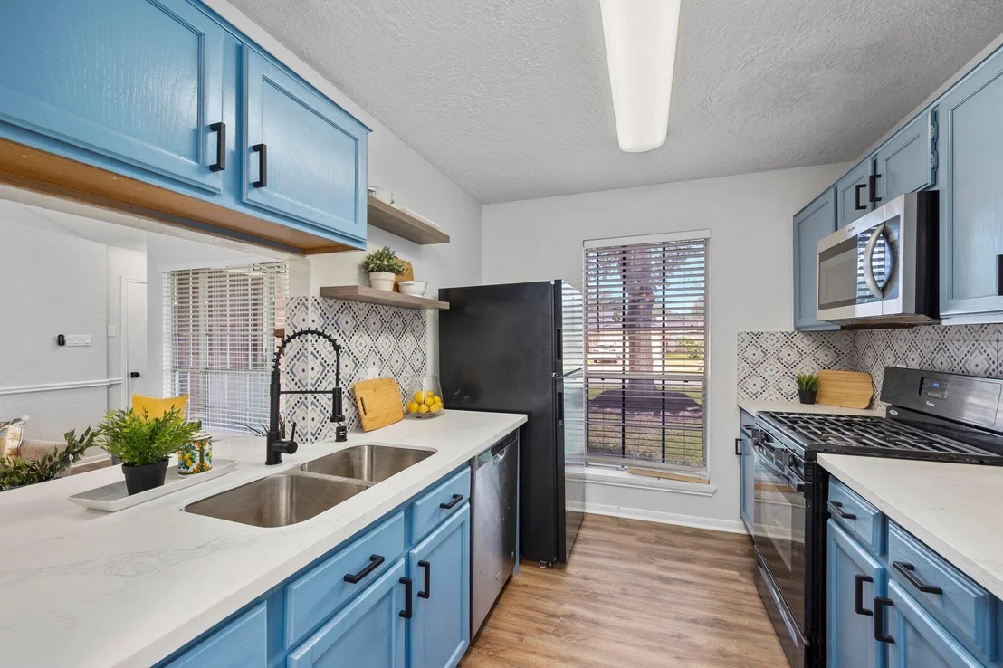 Photo of 2918 Walnut Springs Drive