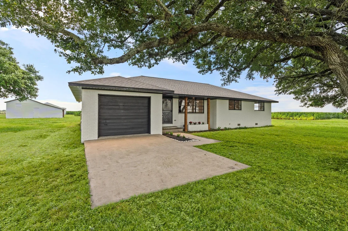 Photo of 2606 Long Lane