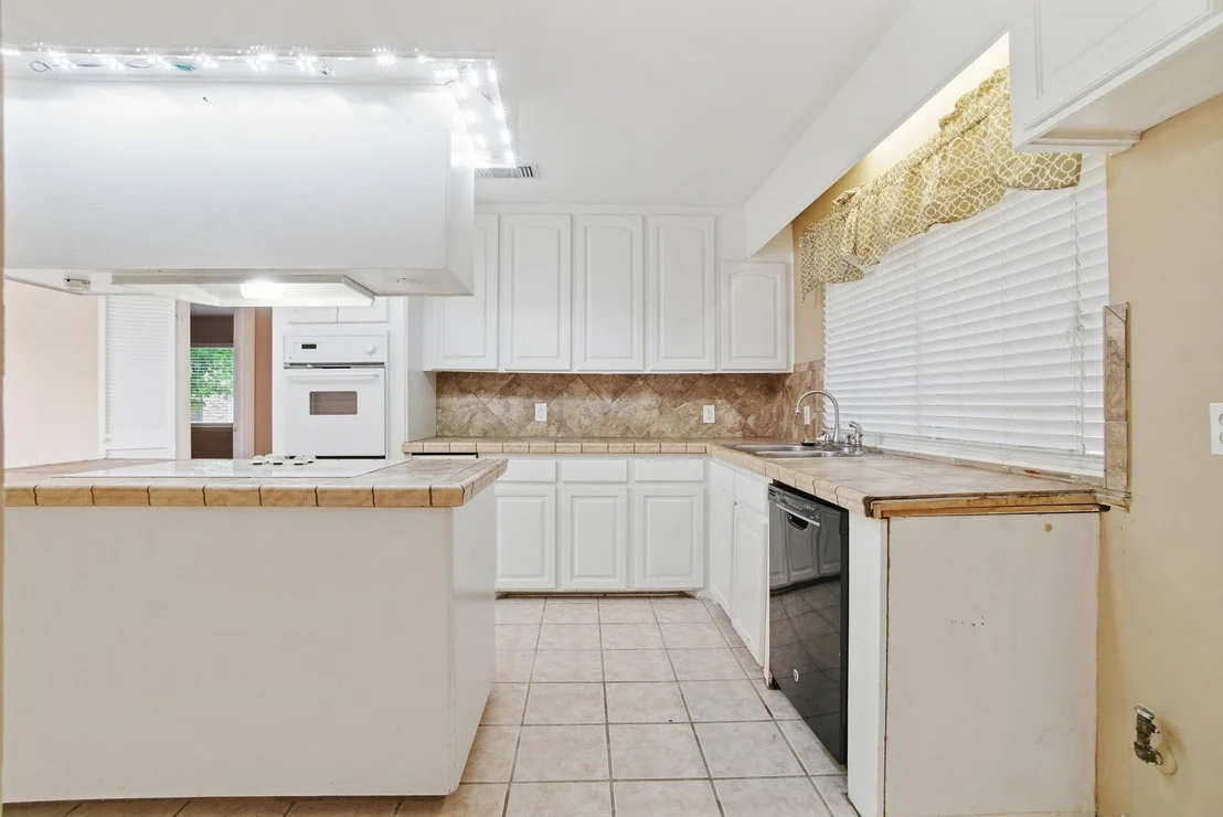 Photo of 74 Oak Grove Lane