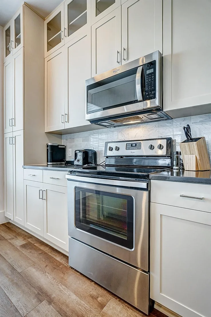 Photo of Unit 607 at 1508 Blodgett Street