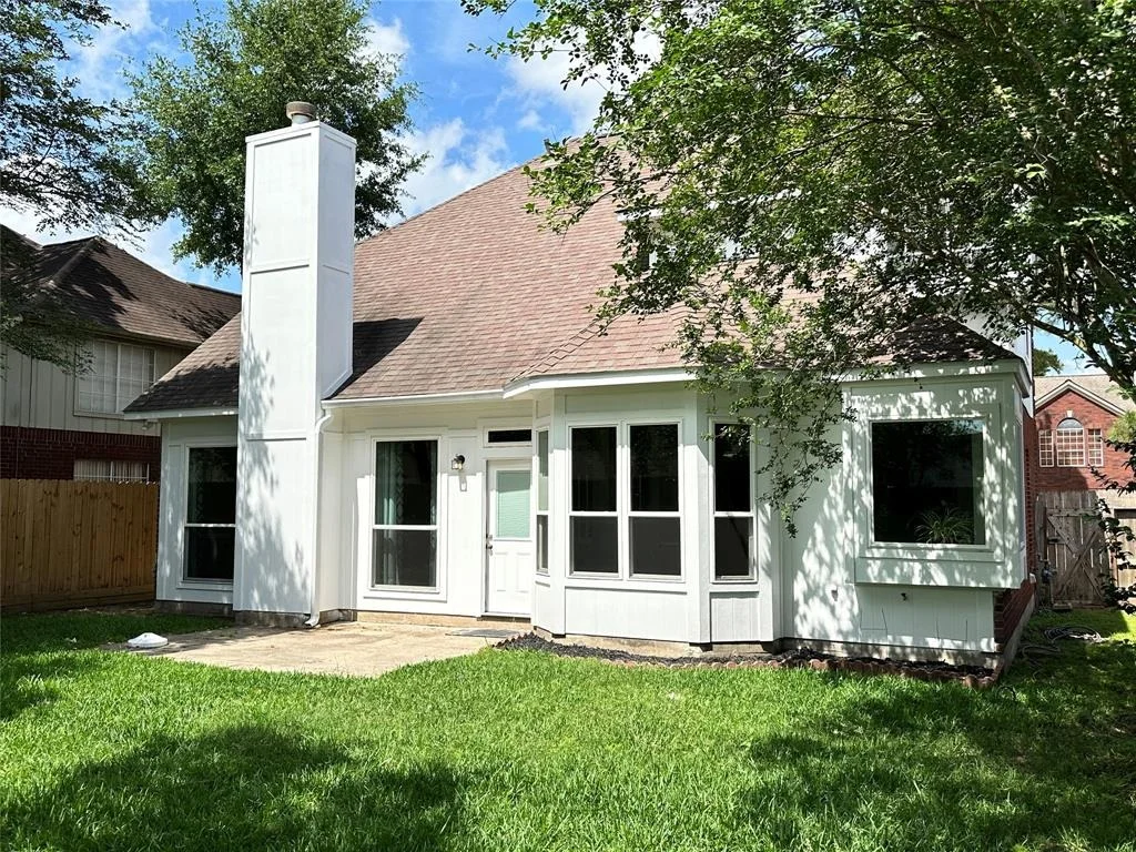 Photo of 16031 Lakestone Drive