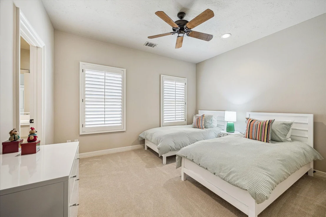 Photo of 2626 Stuart Manor