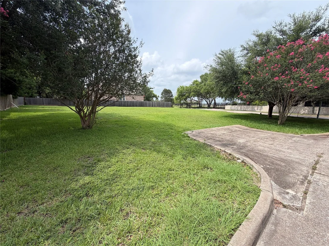 Photo of 9002 Cliffwood Drive