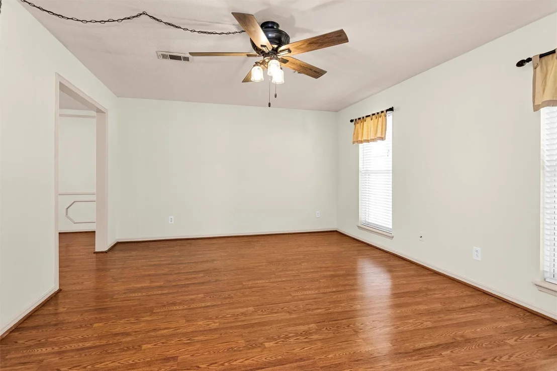 Photo of 8231 Glencliffe Lane
