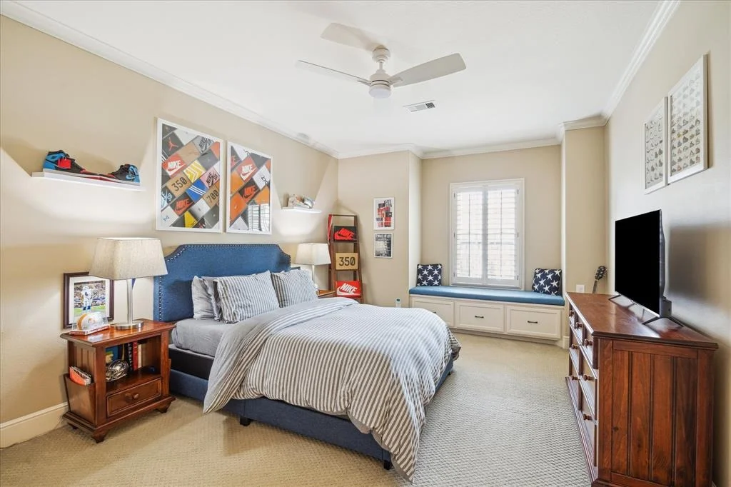Photo of 23 E Loftwood Circle