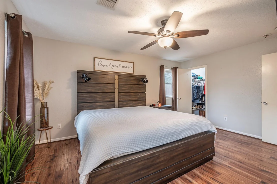 Photo of 4908 Holly Park Drive