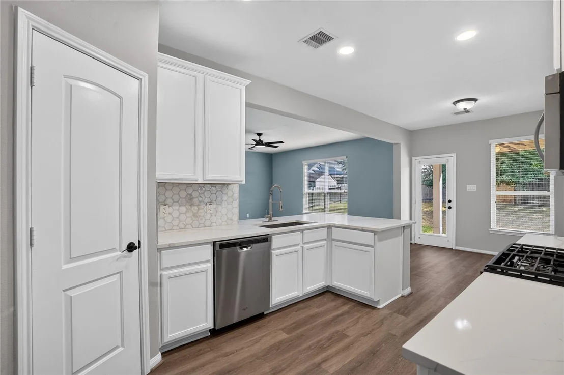 Photo of 7611 Dragon Pearls Lane