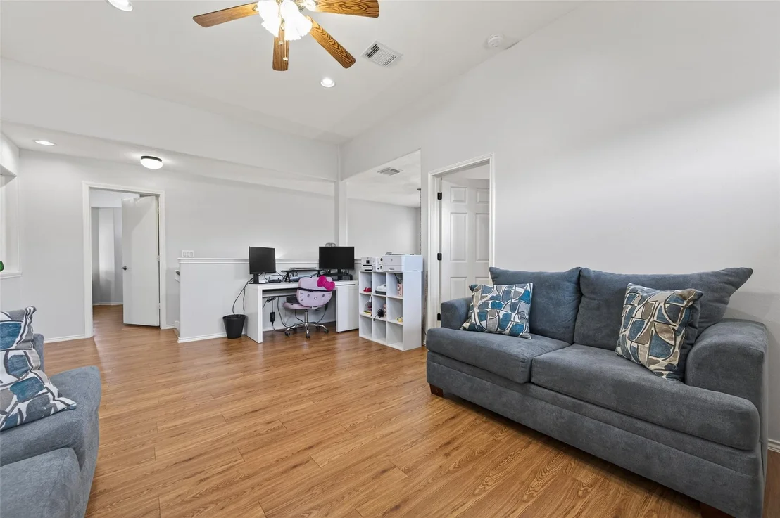 Photo of 903 Red Alder Circle