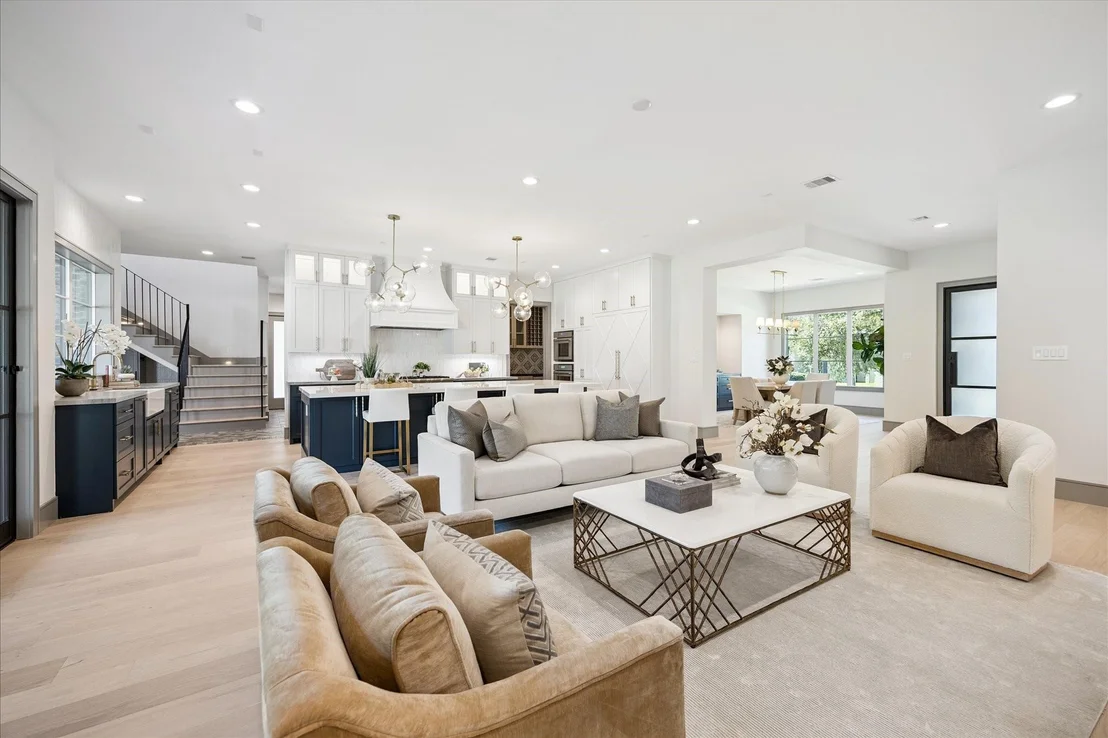 Photo of 526 Stoneleigh Drive