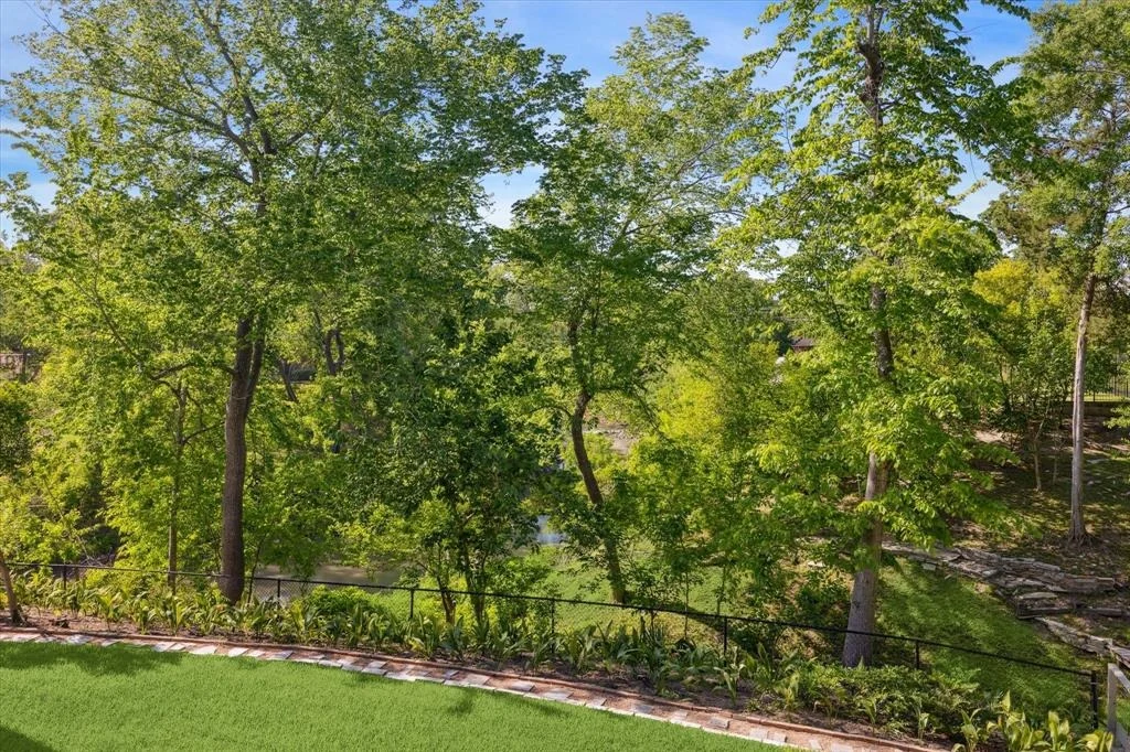 Photo of 15 River Circle