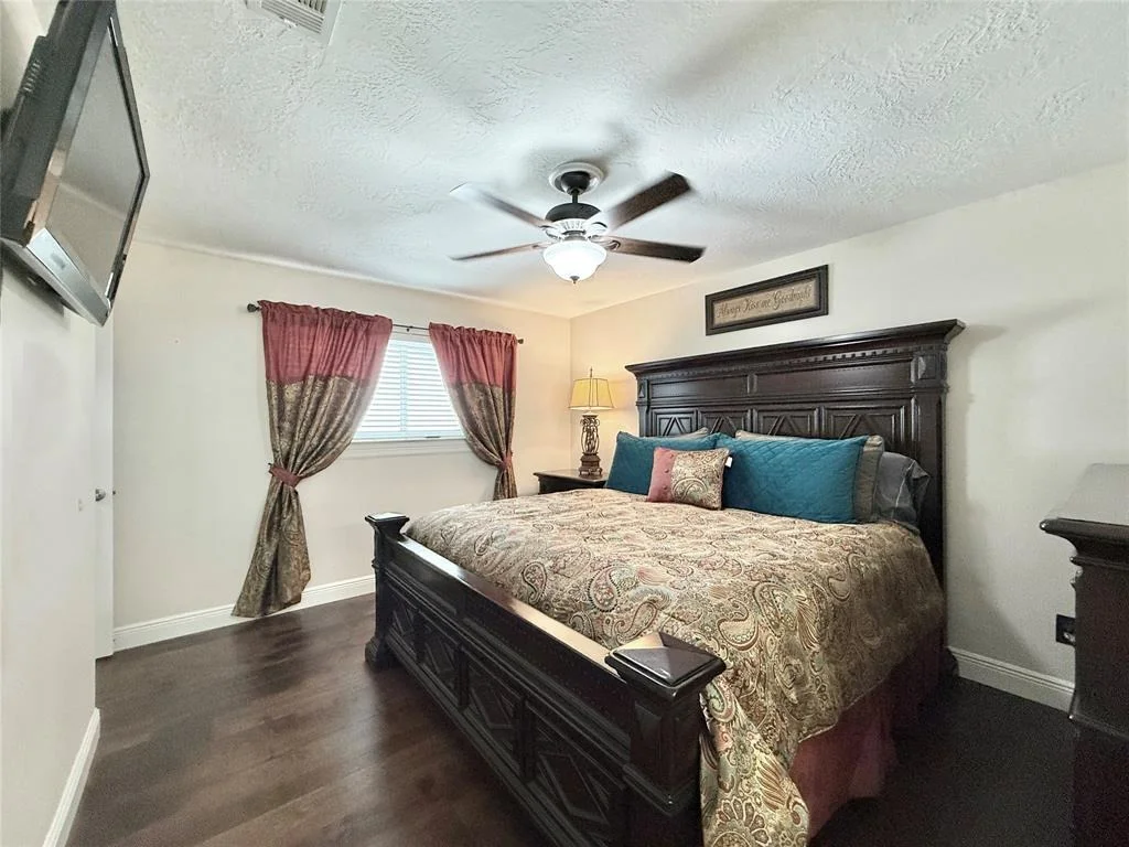 Photo of 5719 Walnutgate Drive