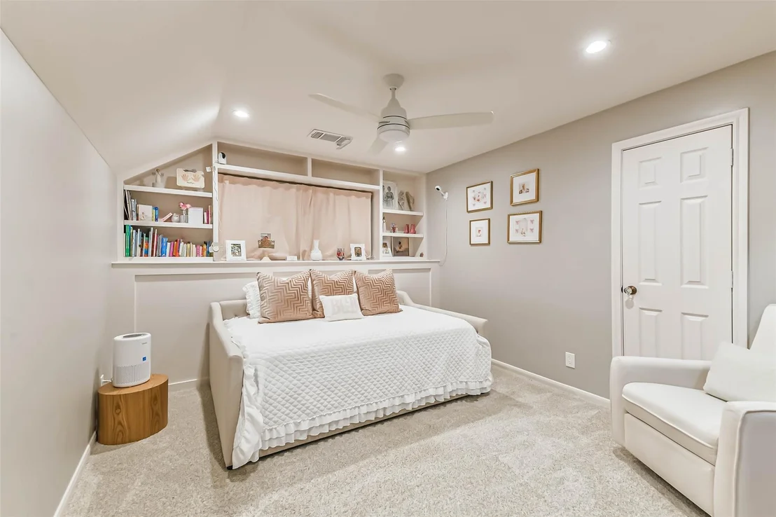 Photo of 10015 Lynbrook Drive