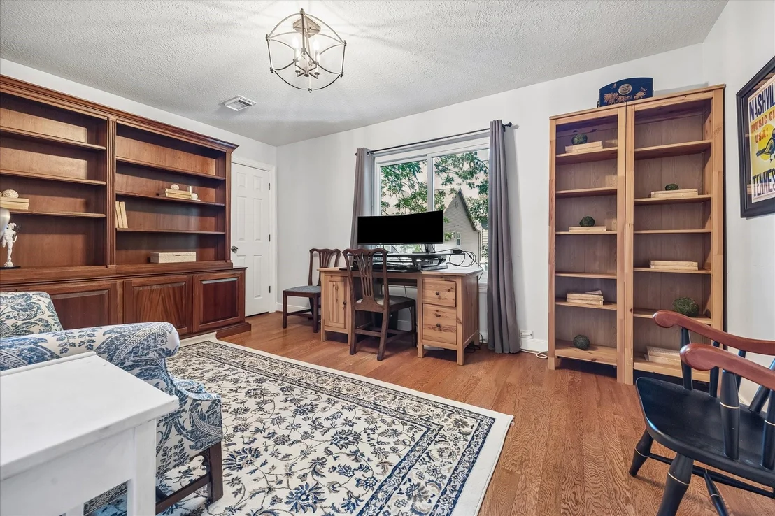 Photo of 4256 Sunset Boulevard