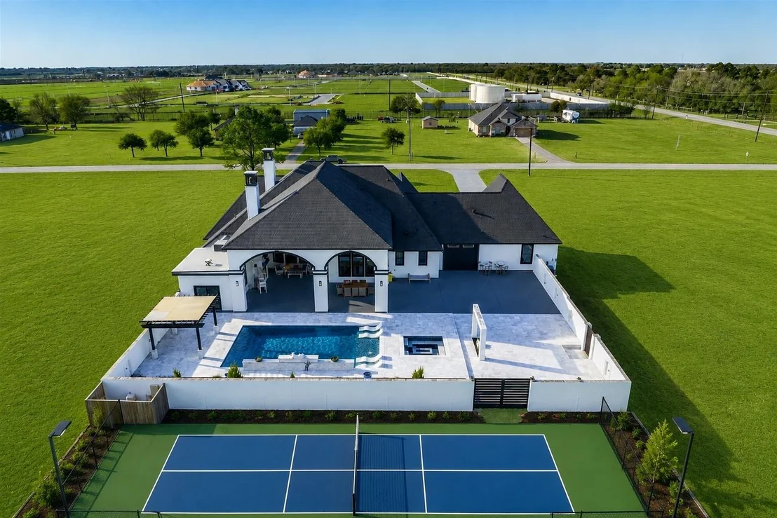 Photo of 4821 Walters Road
