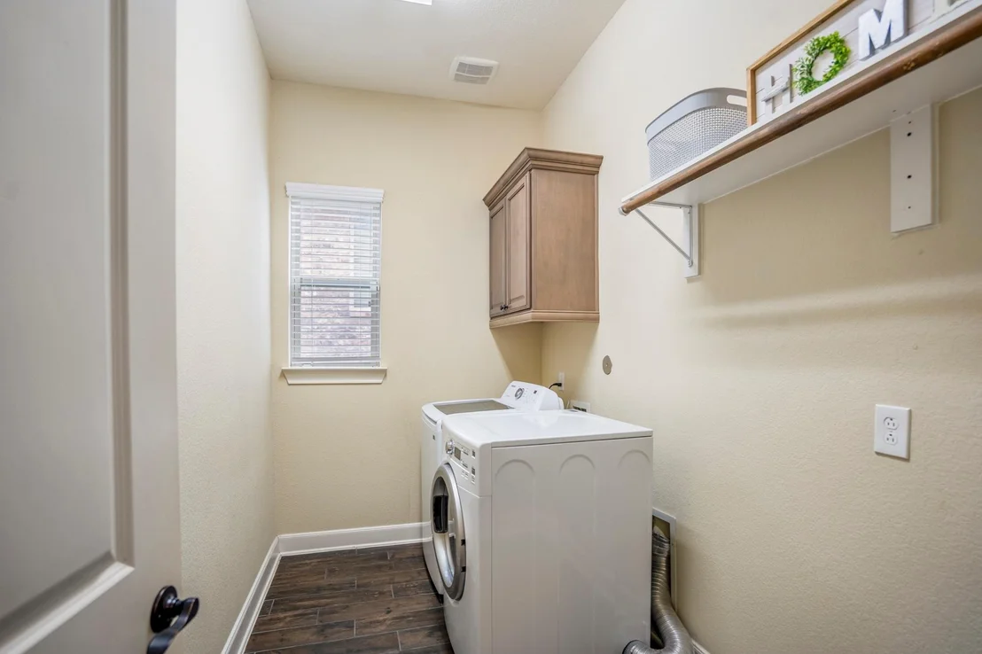 Photo of 4855 Bayou St John