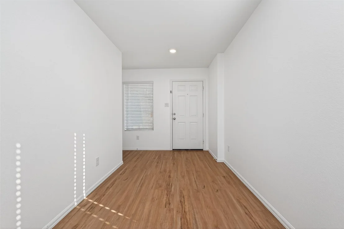 Photo of 21015 Longeni Drive