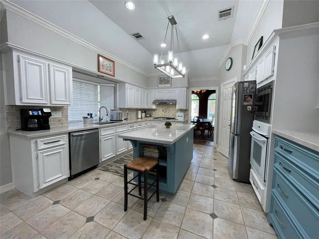 Photo of 1934 Hillgreen Drive