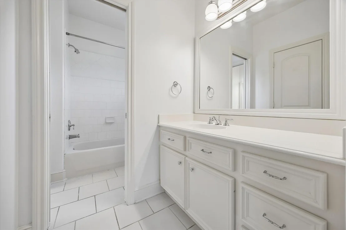 Photo of 4523 Maple Street