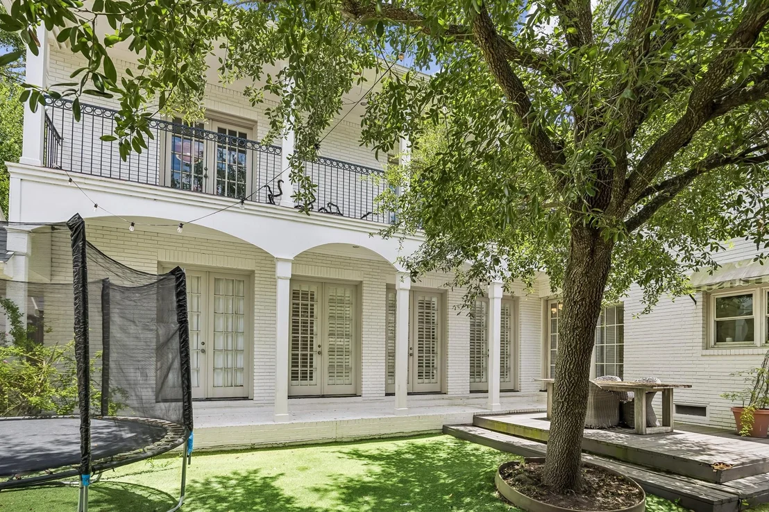 Photo of 3214 Sunset Boulevard