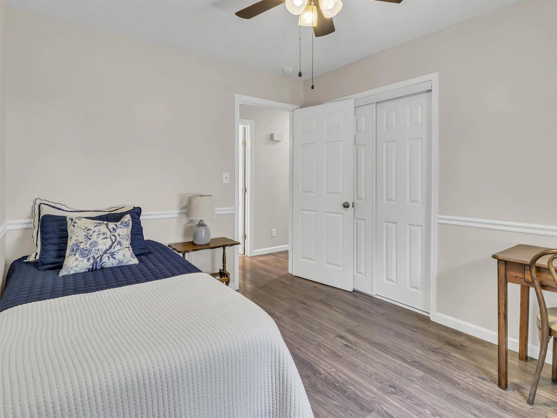 Photo of 805 Bluebonnet Lane