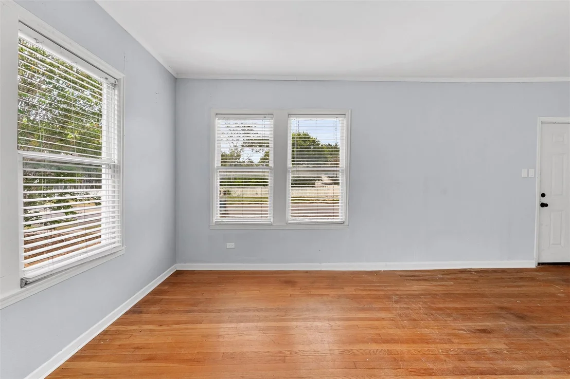 Photo of 335 N Robb Street