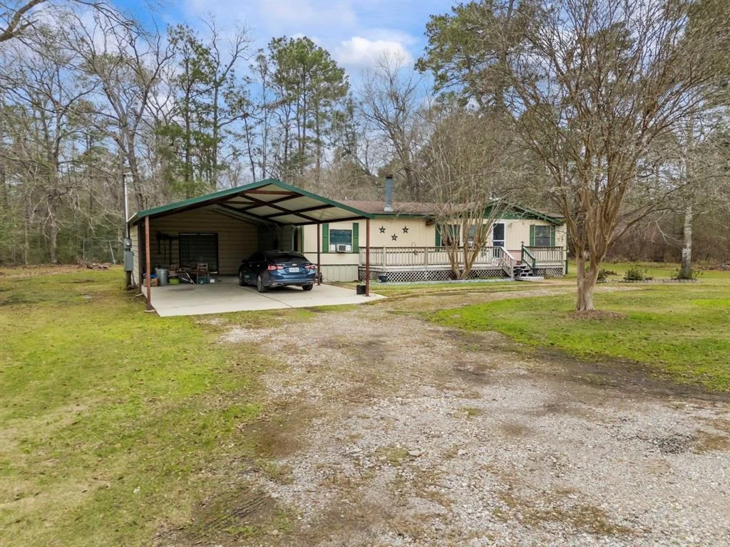 Photo of 17422 Woods Drive