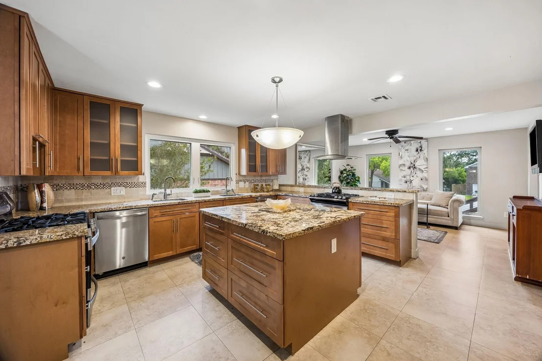 Photo of 9703 Oasis Drive