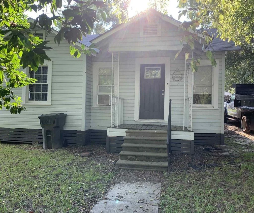 Photo of 423 3rd Street