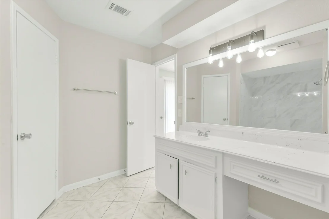 Photo of 4805 Whispering Falls Drive