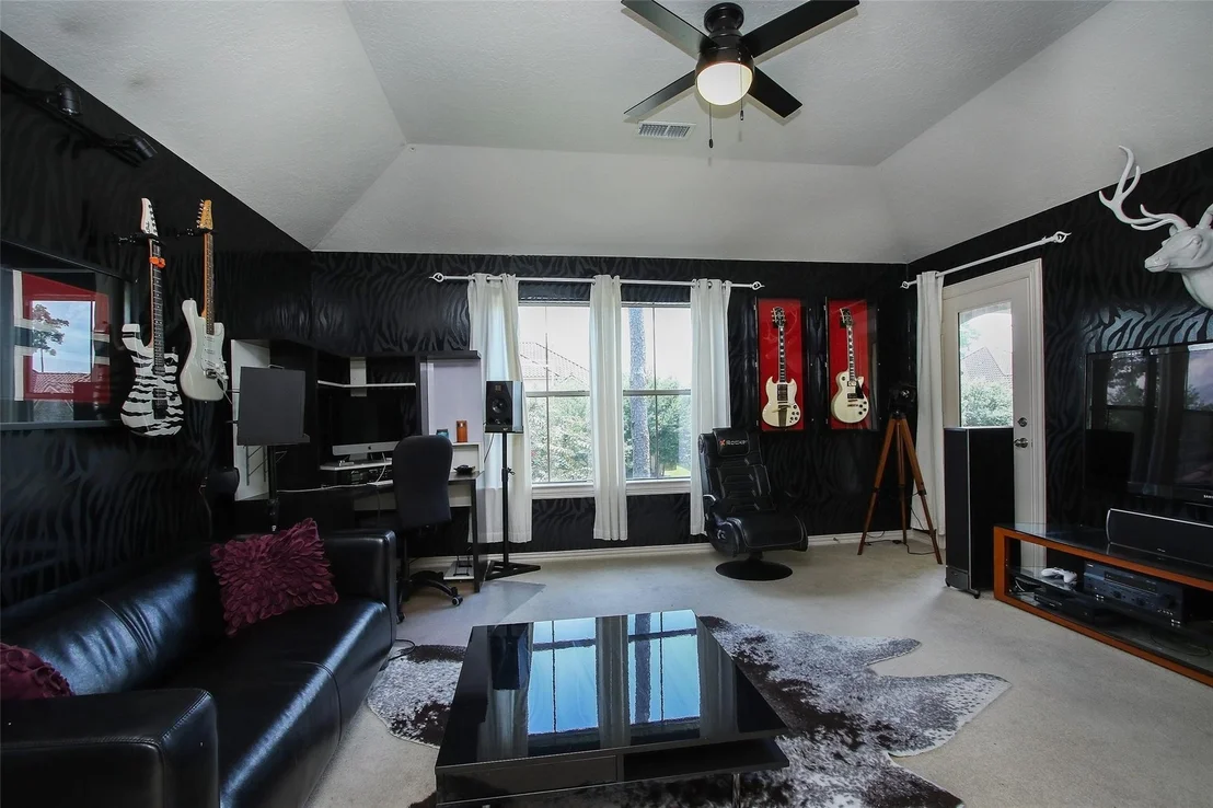 Photo of 15711 Lake Iris Drive