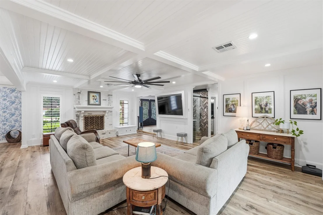Photo of 615 Brenwick Court