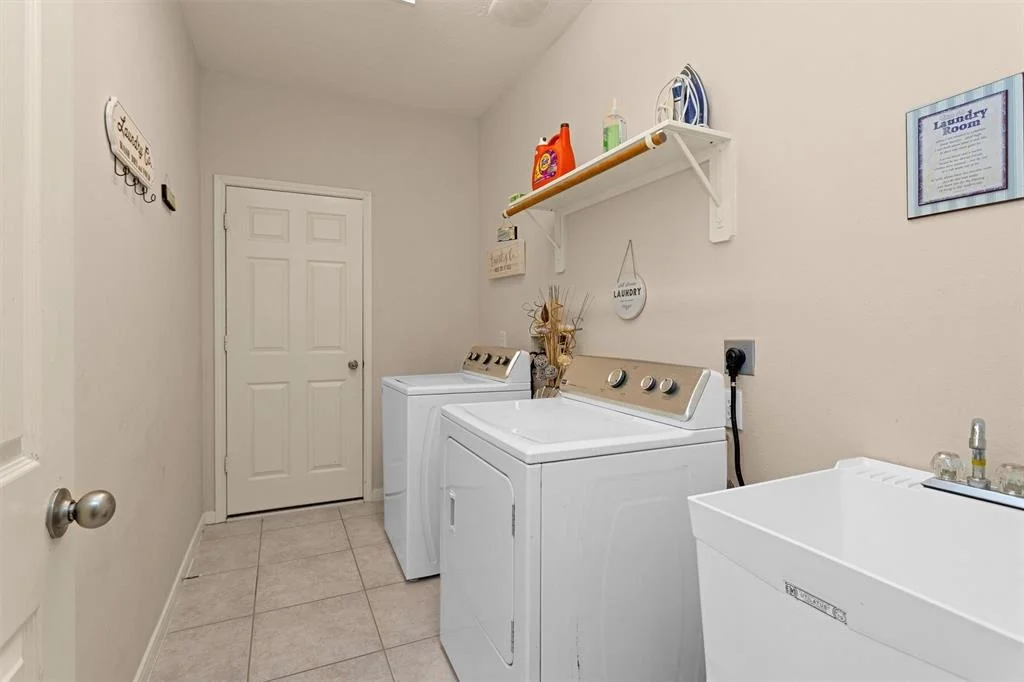 Photo of 2911 E Lake Falls Circle