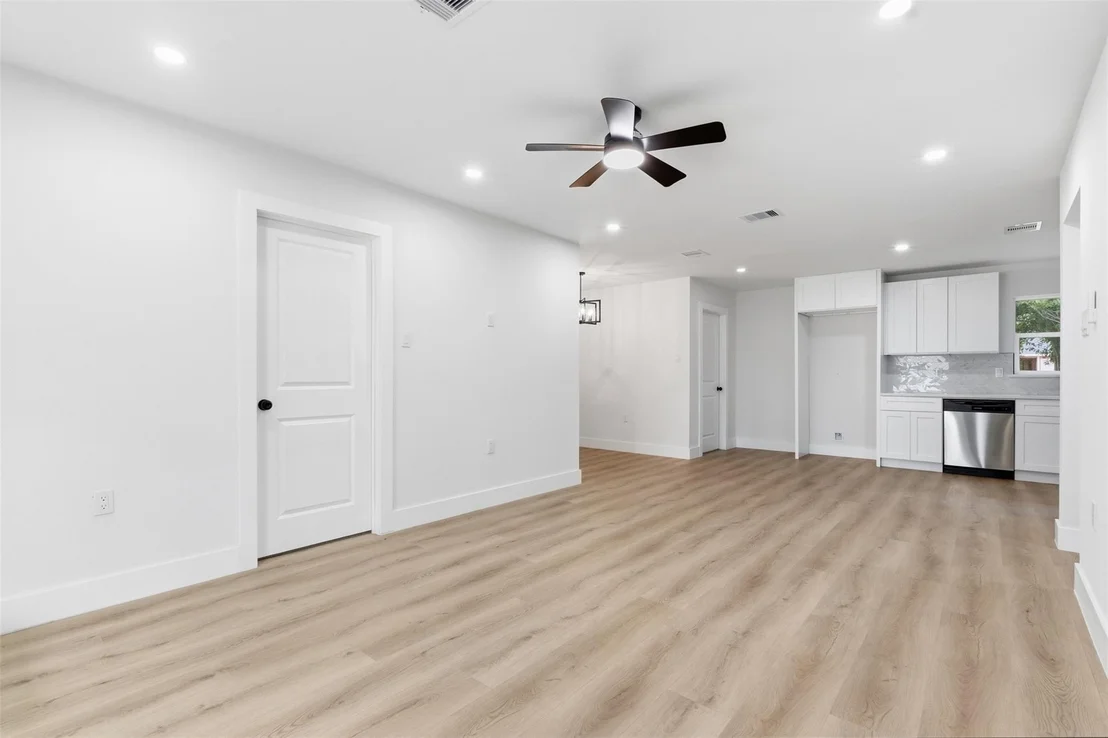 Photo of 3017 Cedarcrest Drive