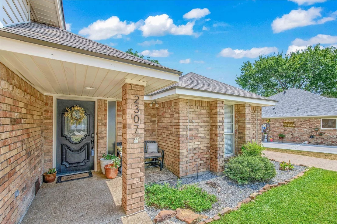 Photo of 2307 W Briargate Drive