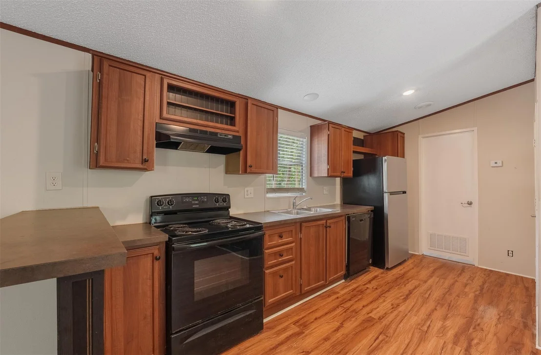 Photo of 350 Oak Tree Drive
